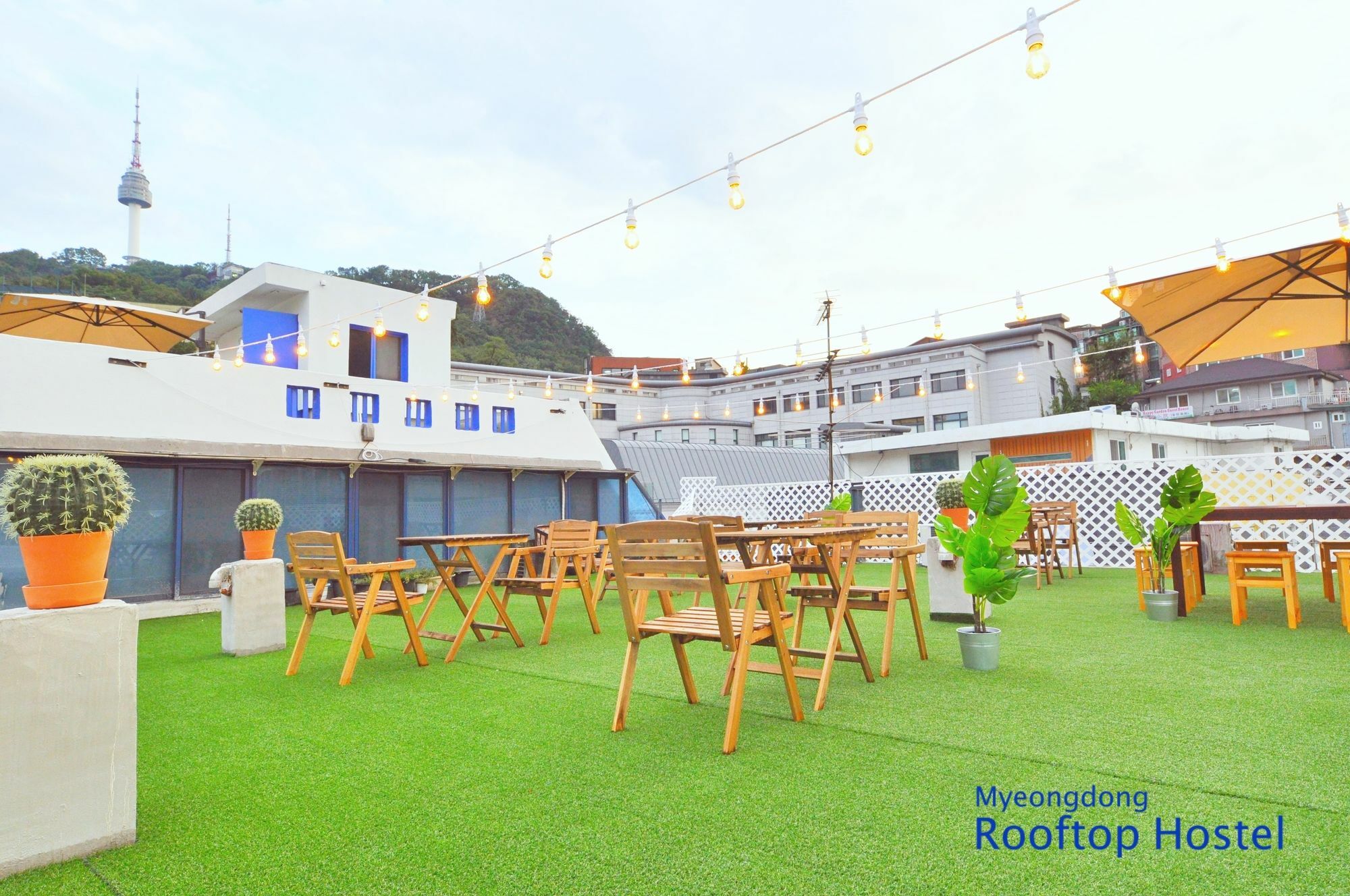 Myeongdong Rooftop Hostel Seoul Exterior photo