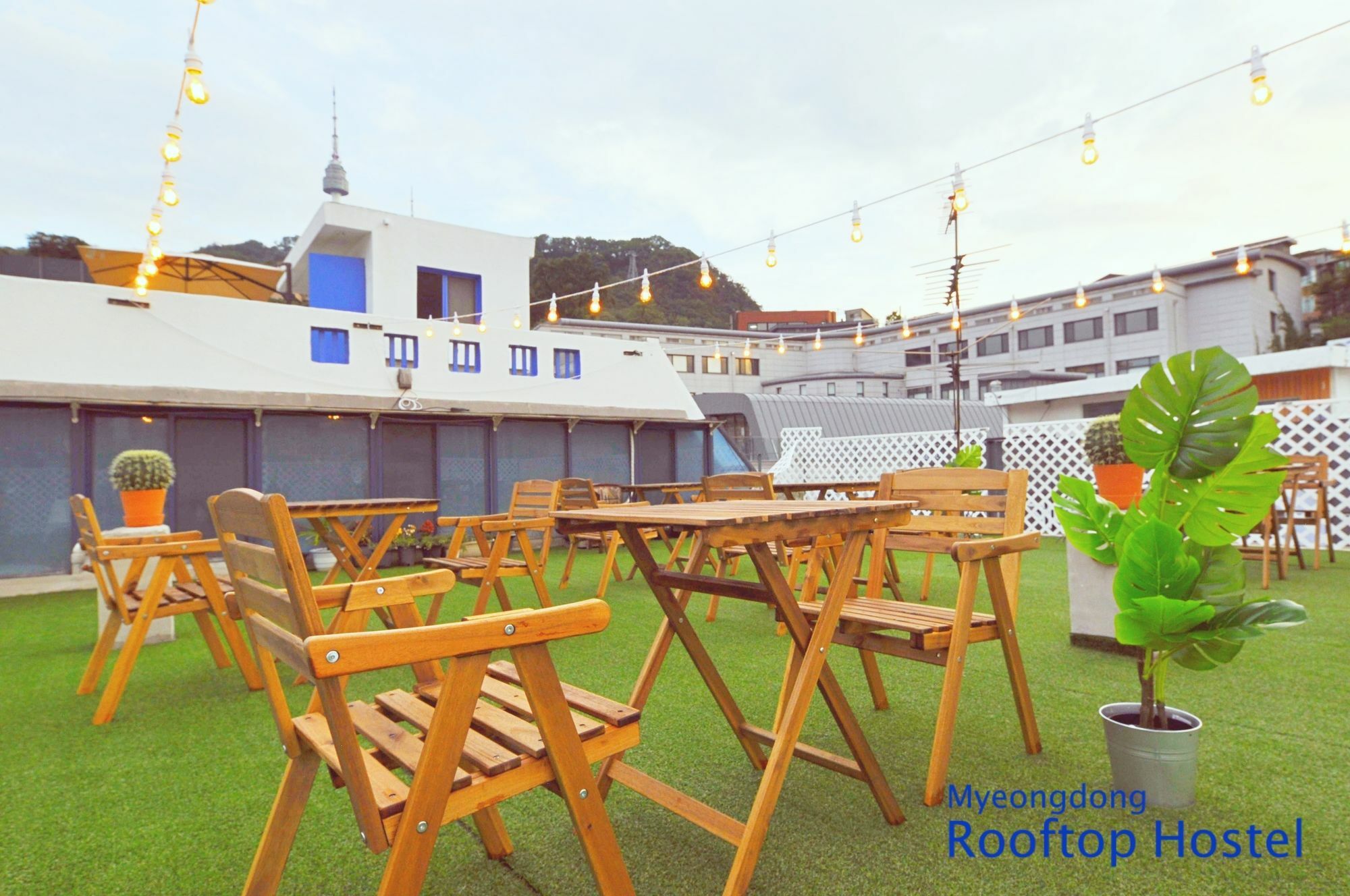Myeongdong Rooftop Hostel Seoul Exterior photo