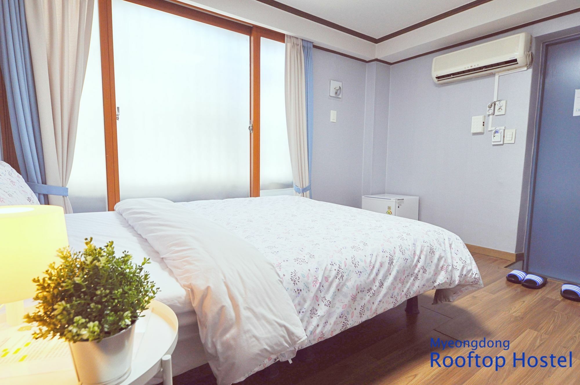 Myeongdong Rooftop Hostel Seoul Exterior photo