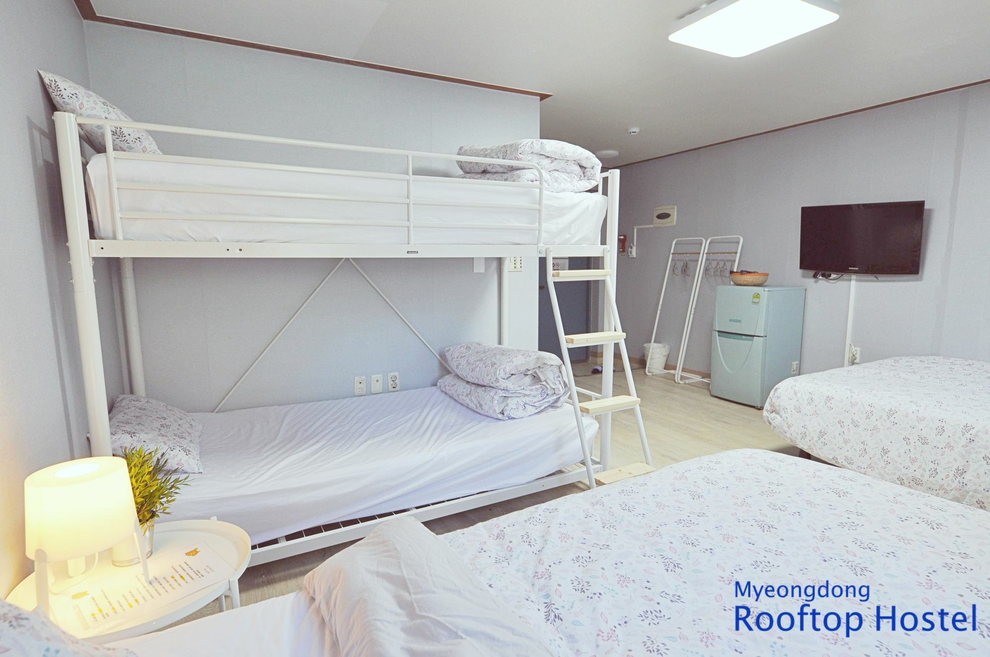 Myeongdong Rooftop Hostel Seoul Exterior photo